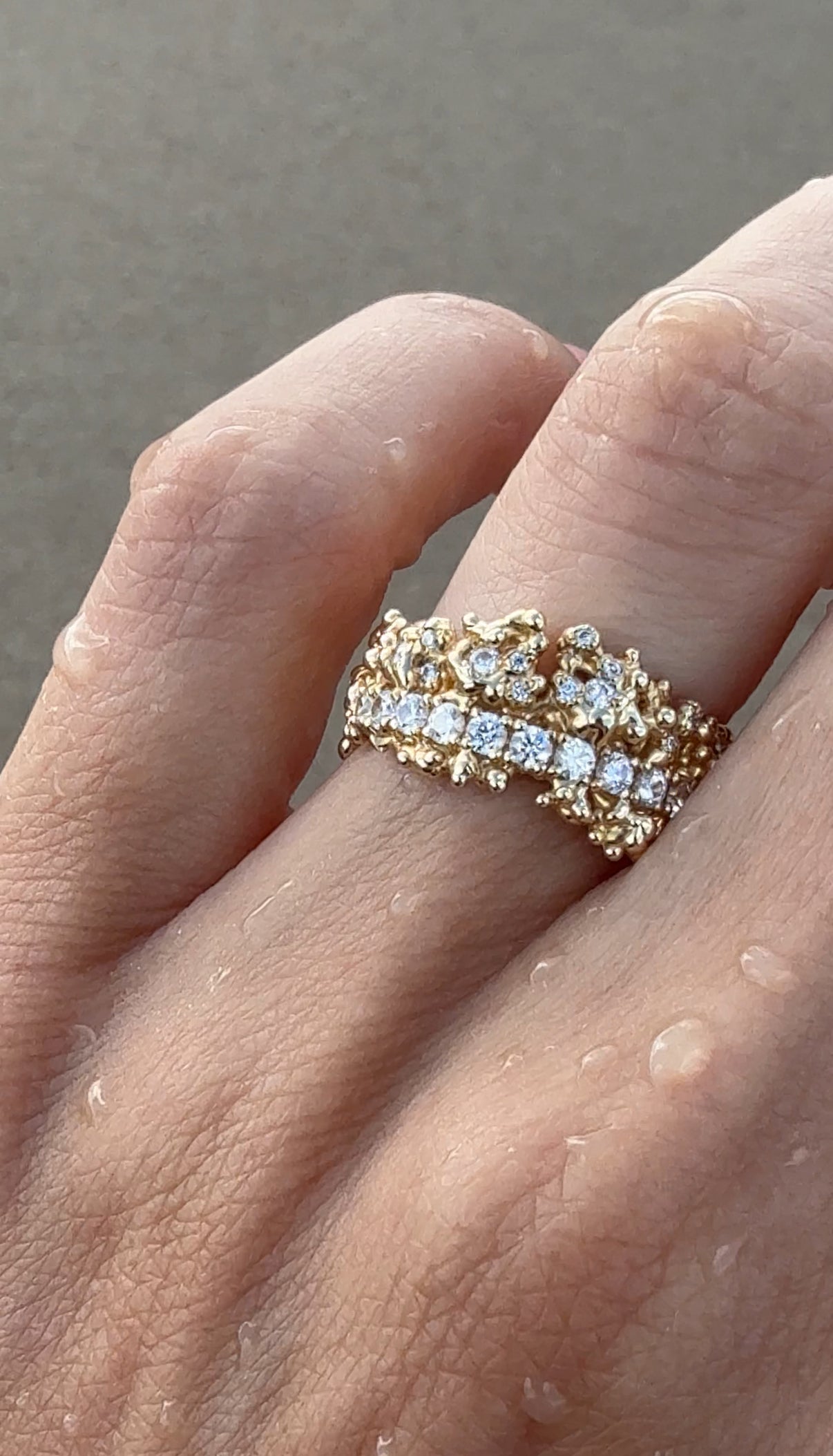 18k Yellow Gold Ring with Diamonds – Journey to Light