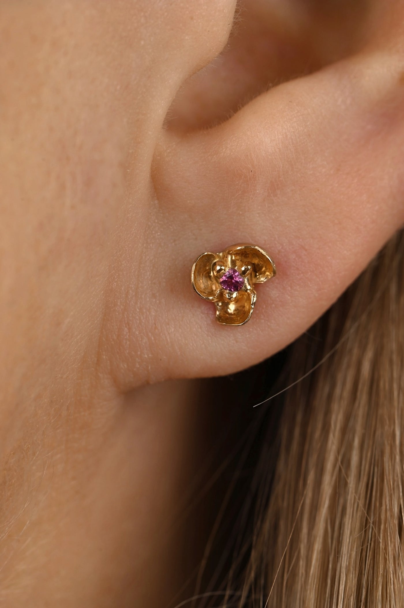 14k Yellow Gold Stud Earrings with Tourmaline – Flowers of Happiness