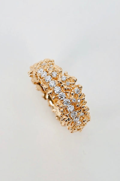 18k Yellow Gold Ring with Diamonds – Journey to Light