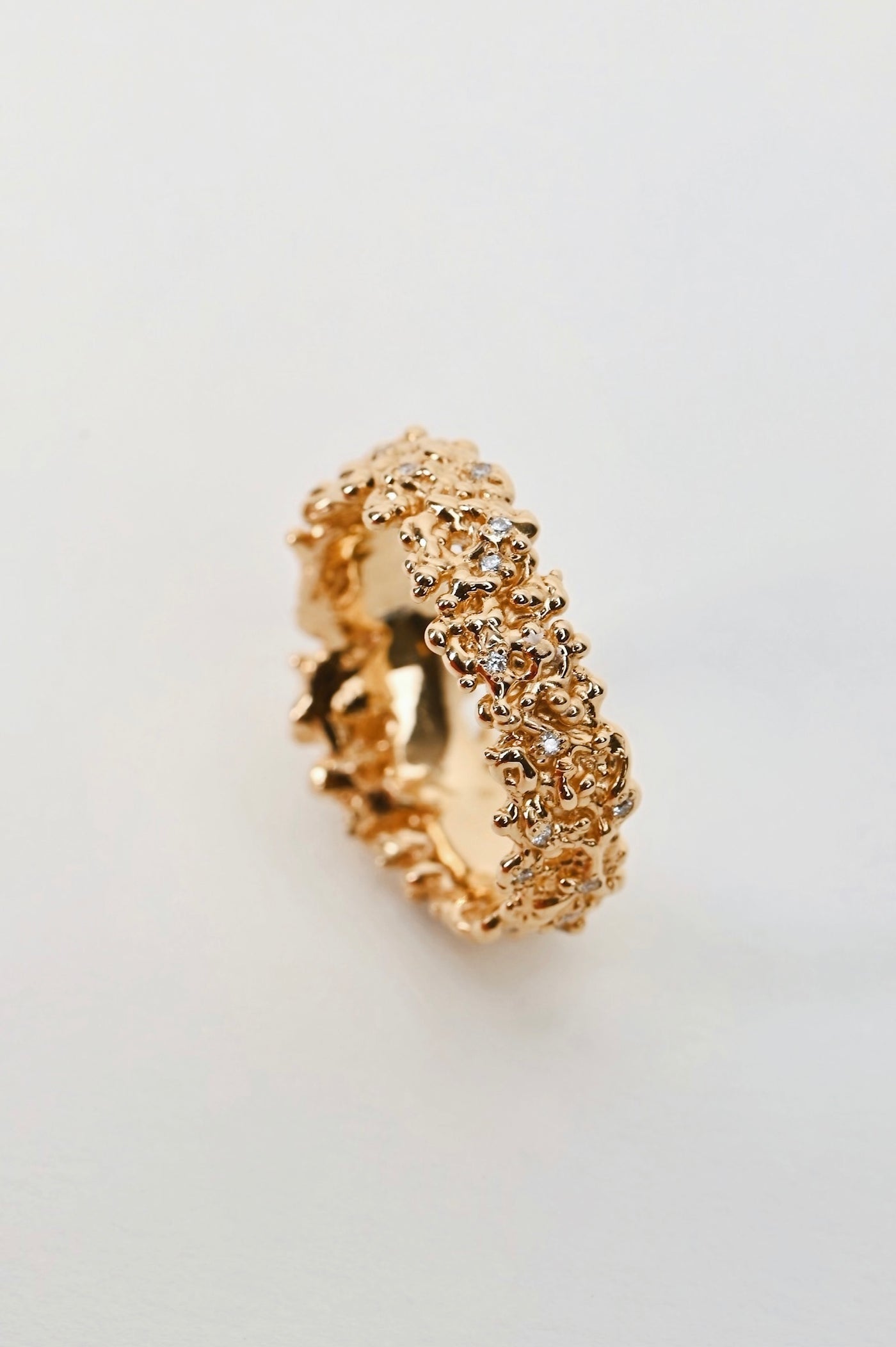 18k Yellow Gold Ring with Diamonds – Journey to Light
