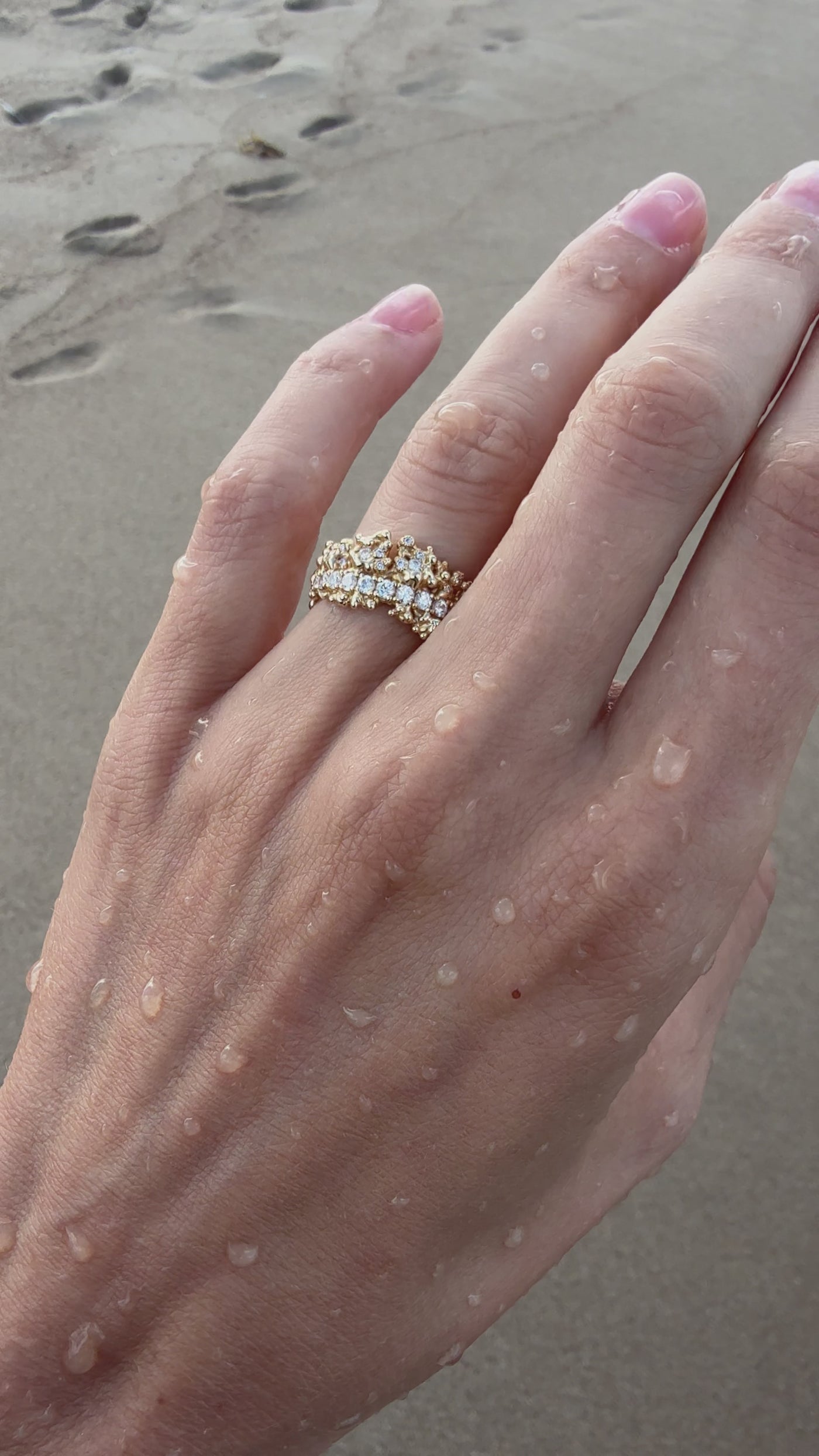 18k Yellow Gold Ring with Diamonds – Journey to Light